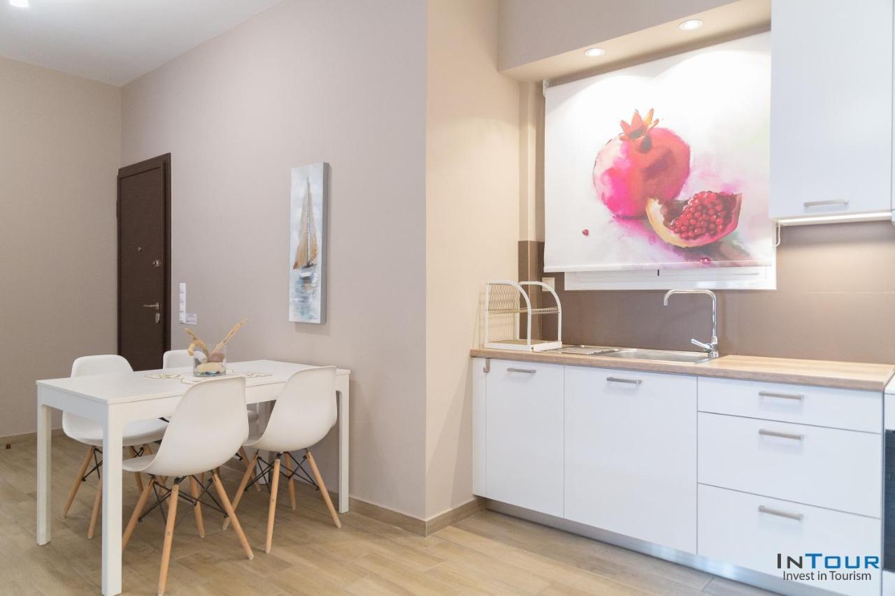 Chic And Minimal Apartment Close To Thissio Metro Ateny Zewnętrze zdjęcie