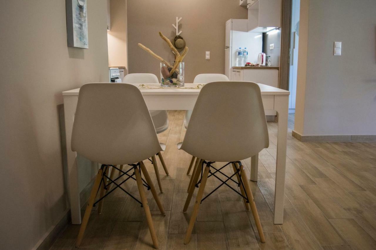 Chic And Minimal Apartment Close To Thissio Metro Ateny Zewnętrze zdjęcie