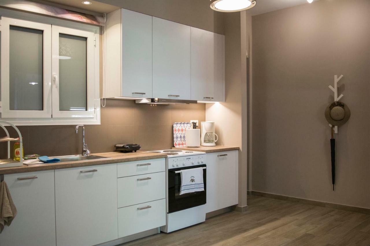 Chic And Minimal Apartment Close To Thissio Metro Ateny Zewnętrze zdjęcie